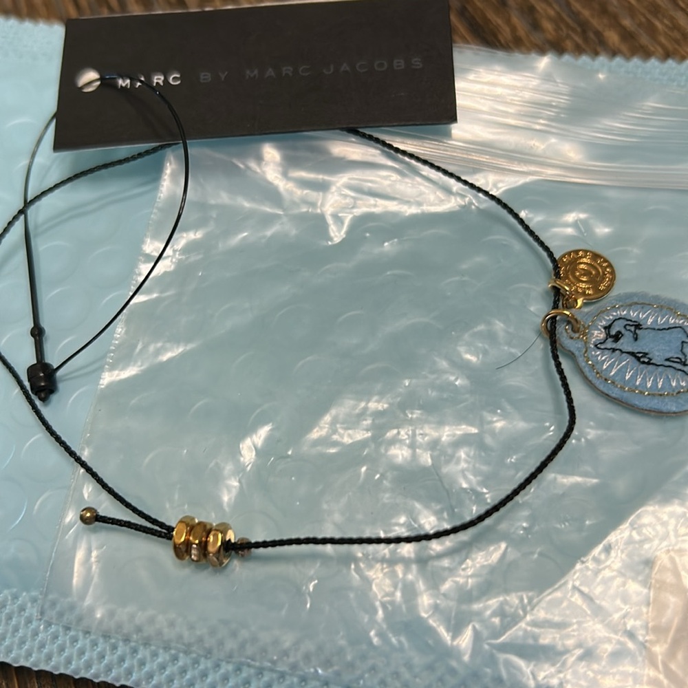 Marc by Marc Jacobs Blue Bulldog and Black Charm  Bracelet NWT - Picture 3 of 3